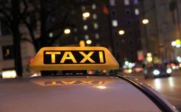 taxi-automobil